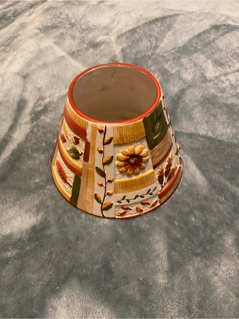 Yankee Candle White Ceramic Lamp Shade with Red Trim